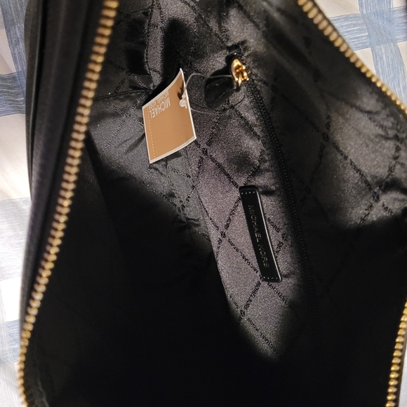 Michael Kors, black shoulder bag - Picture 4 of 5